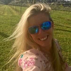 Meet your Posher, Courtney